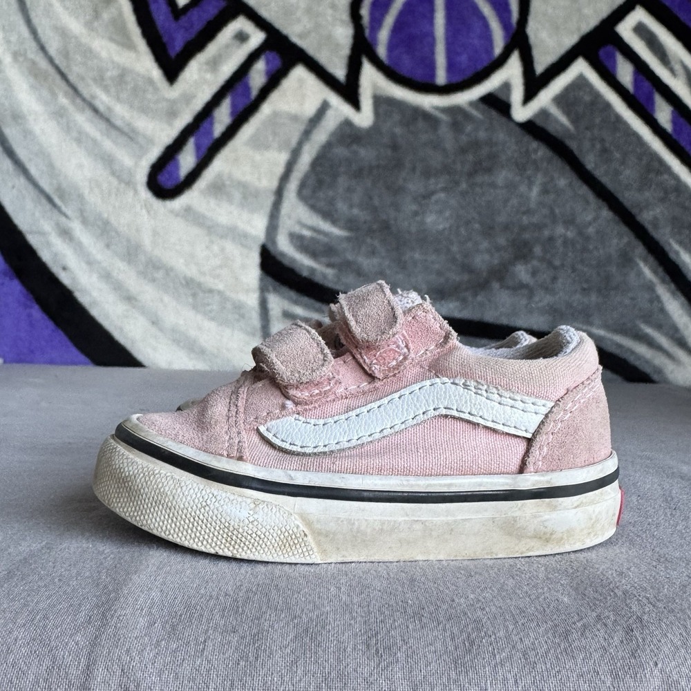 Size 4c - Vans Baby Girl's Old Skool V‎ (Infant/Toddler) Powder Pink/True White